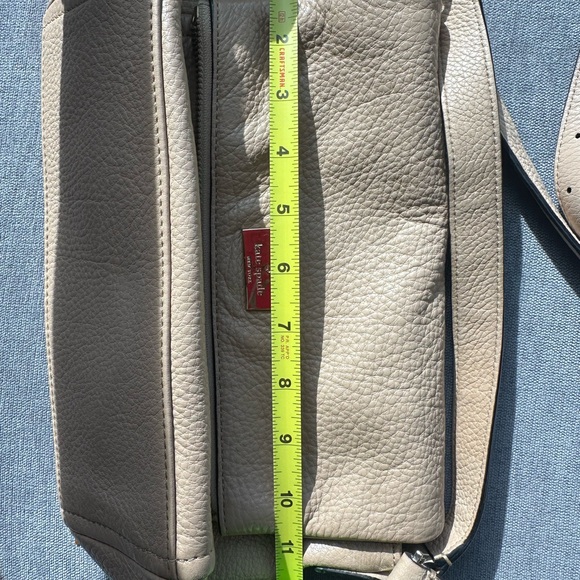 Kate Spade Pebbled Leather Crossbody Bag Neutral Beige w Pink Lining - Picture 14 of 15